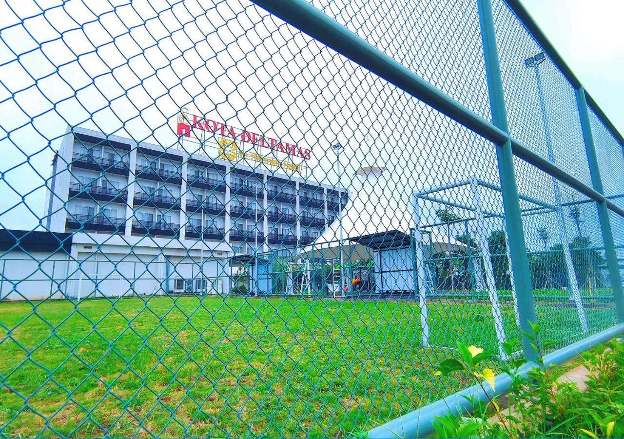 Le Premier Hotel Deltamas Cikarang Exterior foto